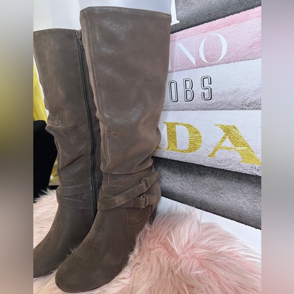 Solanz Boots Poesy size 7.5 - Picture 2 of 5